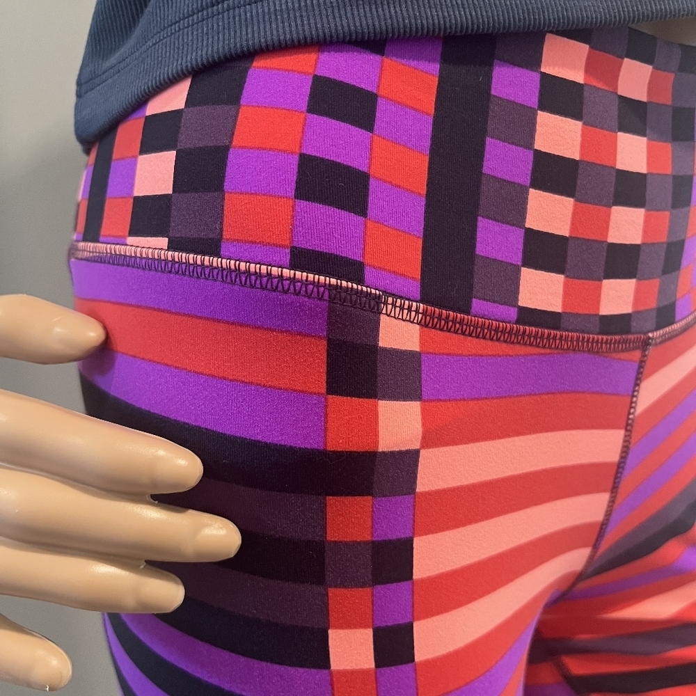 Nike Dry Fit Tight Training Pants in Mulit Colorblock Wicking Fabric. Si… - Picture 5 of 16